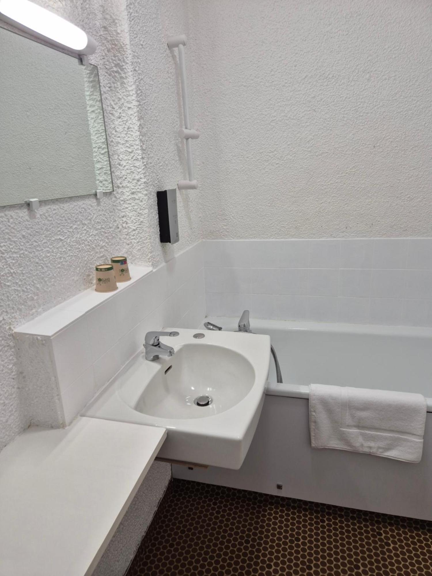 Hotel Le Challans Bagian luar foto