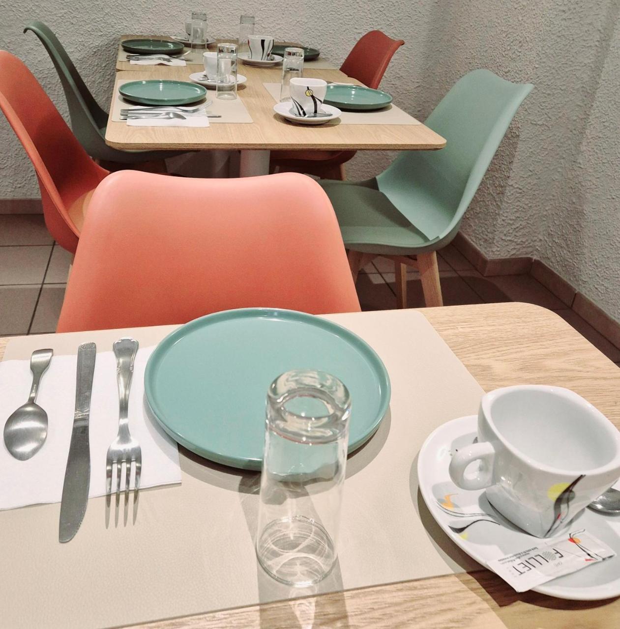 Hotel Le Challans Bagian luar foto