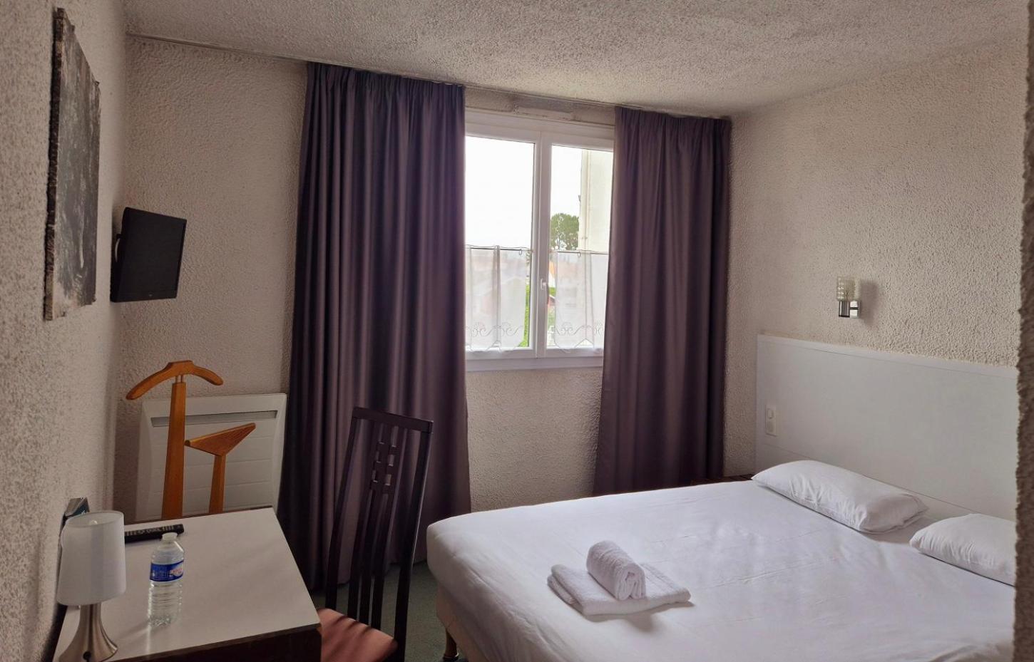 Hotel Le Challans Bagian luar foto