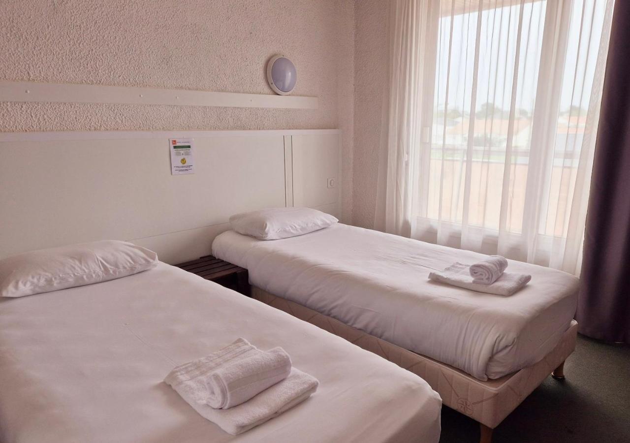 Hotel Le Challans Bagian luar foto