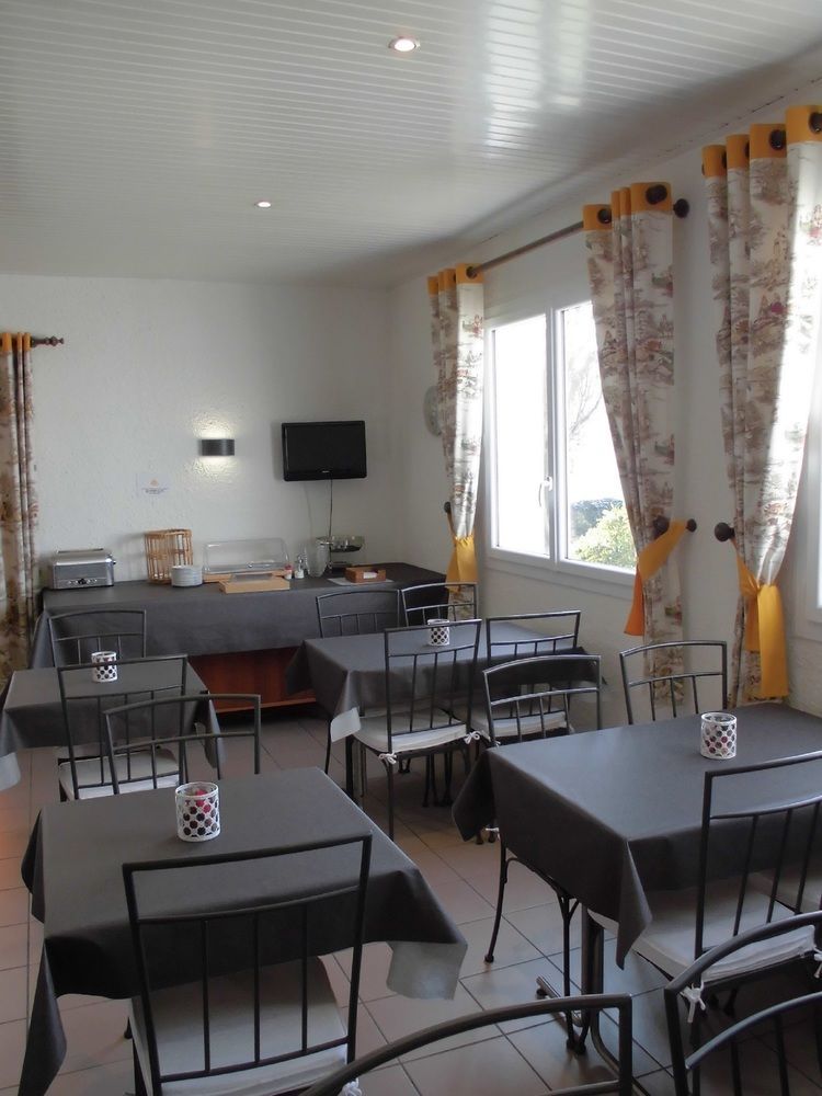 Hotel Le Challans Bagian luar foto