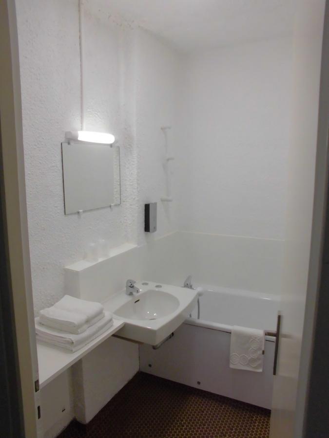 Hotel Le Challans Bagian luar foto
