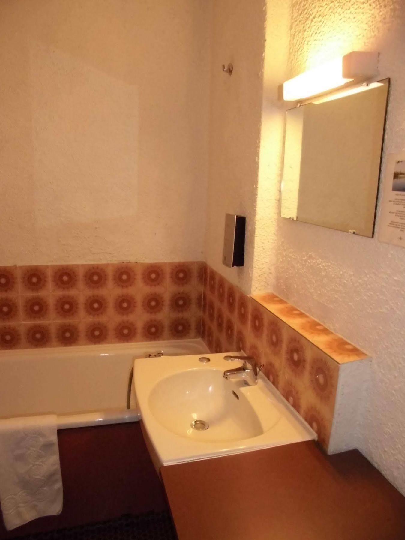 Hotel Le Challans Bagian luar foto